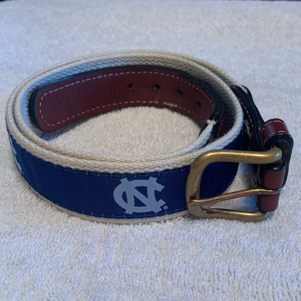 Men’s UNC Tar Heels belt (used)